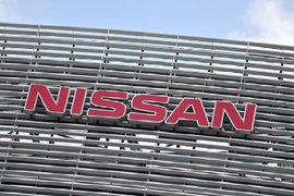 Nissan giảm đầu tư tại Anh do doanh số xe điện châu Âu giảm mạnh