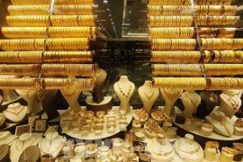 Giá vàng giảm nhẹ khi giới đầu tư chờ đợi tín hiệu từ Fed và Trung Đông