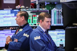 S&P 500 và Nasdaq lại lập đỉnh bất chấp rủi ro địa chính trị
