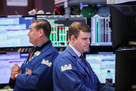 S&P 500 và Nasdaq lại lập đỉnh bất chấp rủi ro địa chính trị