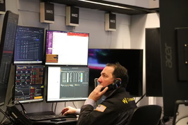 Chỉ số Dow Jones lập đỉnh mới nhờ cổ phiếu y tế và tiêu dùng