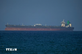 Lưu lượng tàu chở hàng qua eo biển Hormuz thấp nhất kể từ khi cuộc chiến bùng phát