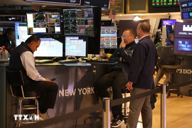 Thị trường chứng khoán Mỹ: Cổ phiếu công nghệ bị bán tháo trở lại