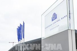 ECB tăng lãi suất lần đầu tiên trong gần 3 năm qua