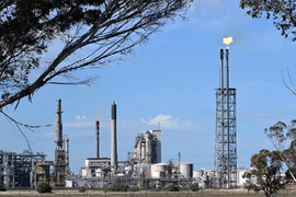 Giá dầu Brent và WTI rơi xuống mức thấp nhất kể từ đầu tháng Ba