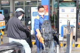 Giá xăng dầu tiếp tục giảm từ chiều 18/6: Bắt đầu công bố giá cơ sở xăng E10