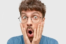 Chuyện gì đây: Chủ tịch cùng toàn bộ hội đồng quản trị công ty đồng loạt xin từ chức ngay trước đại hội