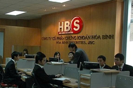Một công ty chứng khoán muốn thanh lý cổ phiếu trên 481 tài khoản khách hàng, UBCKNN lập tức “tuýt còi”