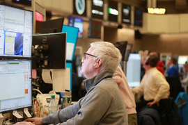 Mỹ dỡ bỏ lệnh trừng phạt đối với Iran, chứng khoán Mỹ biến động trái chiều