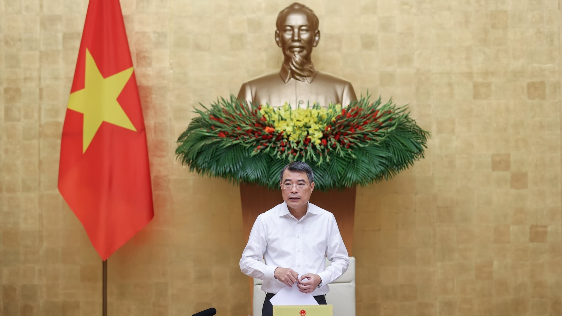 Thủ tướng Lê Minh Hưng: Ngân hàng Nhà nước giữ ổn định thanh khoản và lãi suất, Bộ Tài chính trình đề án phát triển thị trường chứng khoán trong tháng 6