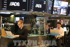 S&P 500 chấm dứt chuỗi 9 tuần tăng điểm liên tiếp