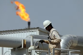 IEA: Nhu cầu dầu mỏ toàn cầu hồi phục bất chấp lo ngại về xung đột