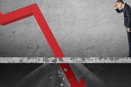 Nhà đầu tư chứng khoán nên hành động ra sao sau phiên VN-Index lao dốc gần 50 điểm rồi "rút chân"?