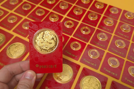 Giá vàng “rơi tự do”, mất hơn 2 triệu đồng/lượng