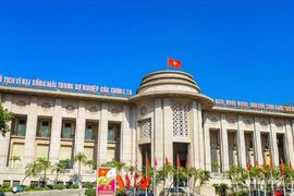 Chuyển khoản từ 400 triệu đồng có thể phải chờ 24 giờ