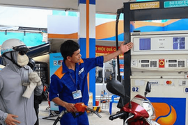 Đề xuất cho doanh nghiệp tự quyết giá xăng dầu