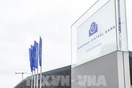 ECB để ngỏ khả năng tăng lãi suất trong tháng 9 do rủi ro giá năng lượng