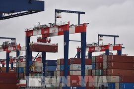 Các đối tác thương mại đồng loạt phản ứng với thuế quan mới của Mỹ