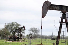 Giá dầu giảm nhẹ sau căng thẳng tại Trung Đông
