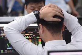 Môi giới chứng khoán "đói"