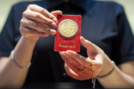 Giá vàng tăng dựng đứng, lên trên mức 151 triệu đồng/lượng