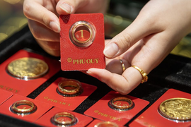 Giá vàng bật tăng, vượt mốc 143 triệu đồng/lượng