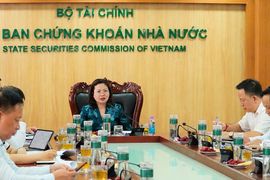 Chủ tịch UBCKNN: Thị trường chứng khoán Việt Nam tăng trưởng ổn định