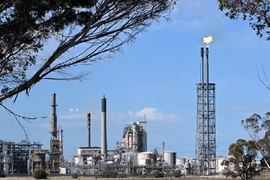 Căng thẳng Trung Đông nóng trở lại, giá dầu tăng vọt