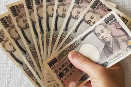 Những giằng co xung quanh việc đồng yen rơi xuống đáy 40 năm