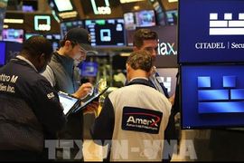 Chỉ số S&P 500 giảm điểm trước khi Mỹ tiến hành hoạt động quân sự mới nhằm vào Iran