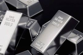 Một thế lực bất ngờ "gom" gần 90 tấn bạc trong một ngày