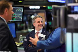 Phố Wall tăng điểm nhờ nhóm công nghệ, bất chấp áp lực từ lãi suất