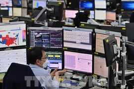 Chứng khoán châu Á tiếp đà tăng sau phiên giao dịch kỷ lục trên Phố Wall