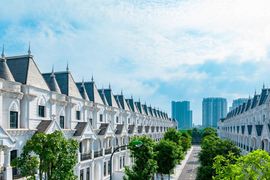 Nghịch lý trên thị trường bất động sản Hà Nội
