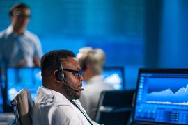 Khối ngoại tiếp đà bán ròng hơn 700 tỷ đồng phiên VN-Index rung lắc, cổ phiếu nào bị "xả" mạnh?