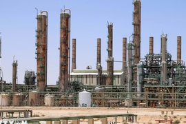 Giá dầu thô leo đỉnh ba tuần khi hy vọng đàm phán Mỹ-Iran mờ nhạt