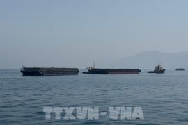 Lưu lượng tàu thuyền qua eo biển Hormuz giảm xuống mức thấp kỷ lục