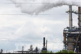 Giá dầu giảm trước khi Mỹ công bố lệnh trừng phạt mới nhằm vào Iran