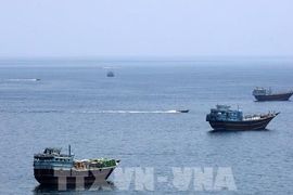 Chi phí vận chuyển dầu bằng siêu tàu qua eo biển Hormuz lên tới 20 triệu USD