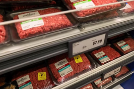 Tổng thống Mỹ miễn thuế nhập khẩu thịt bò nhằm hạ giá tiêu dùng