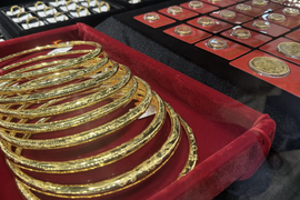 Giá vàng quay đầu giảm, “mất” mốc 150 triệu đồng/lượng