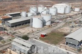 Giá dầu giảm sau khi Mỹ hoãn tấn công Iran, tìm kiếm thỏa thuận hạt nhân