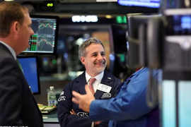 Phố Wall lập kỷ lục mới nhờ đà tăng của nhóm cổ phiếu AI