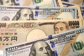 Đồng USD trước bước ngoặt do đồng yen mạnh lên và số liệu việc làm Mỹ