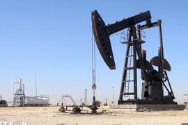 Giá dầu tăng do lo ngại về kế hoạch mở lại Eo biển Hormuz