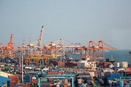 Hàn Quốc và Đài Loan lần đầu tiên vượt Nhật Bản về kim ngạch xuất khẩu