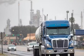 Dư địa giảm giá dầu ngày càng thu hẹp khi nguồn cung Trung Đông gián đoạn
