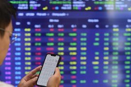 Hơn chục nghìn tỷ đổ dồn giao dịch vào 1 thời điểm, những cổ phiếu nào trong tầm ngắm?