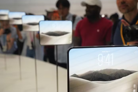 Apple mở bán iPhone 18, tăng tốc đua AI trên thị trường điện thoại thông minh