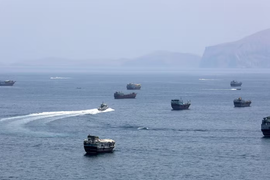 Mỹ: Lượng dầu vận chuyển qua eo biển Hormuz đạt mức cao nhất trong 6 tháng